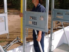 Wall brace plumbing up Wall brace plumbing up